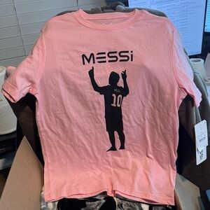 Size Medium Messi Kids Pink Short Sleeve Tee